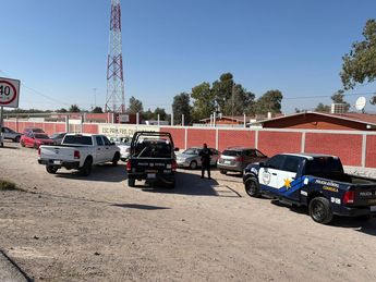 Rápidamente autoridades se dieron cita en el plantel para auxiliar al menor, sin embargo, no lograron salvarlo.