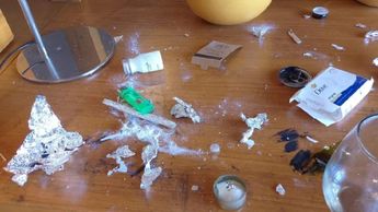 Habia restos de aluminio, presuntos estupefacientes y productos de higiene / Especial