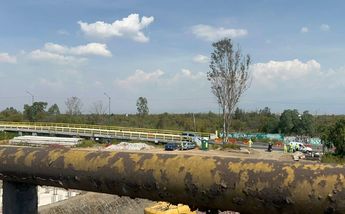 El puente quedo con daños estructurales por el sismo de septiembre de 2017. (Especial)