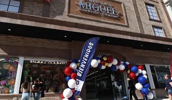 El negocio optó por vender los insumos y materiales para que los clientes armaran las piezas. | Fantasias Miguel