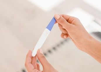 Mujer busca comprar prueba de embarazo falsa en Facebook y redes la critican. | Especial