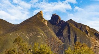 Vista panorámica del Cerro de la Silla en Monterrey | Vía @Monterrey.Travel