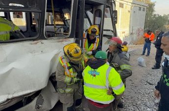 El operador de la unidad 219, Julio Gerardo Rivera, de 44 años, también resultó herido durante la colisión lateral.| Kevin Carranza