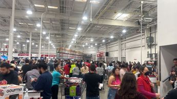 Los clientes se encontraban dentro de la tienda. / Especial