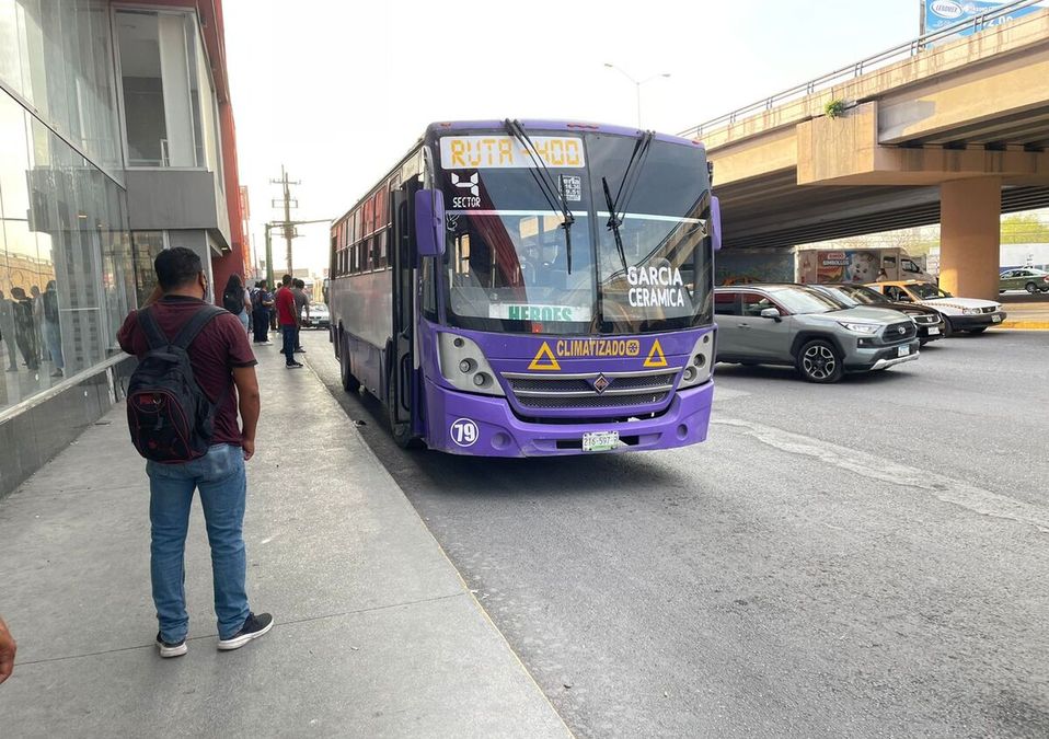 | Víctor González Garza