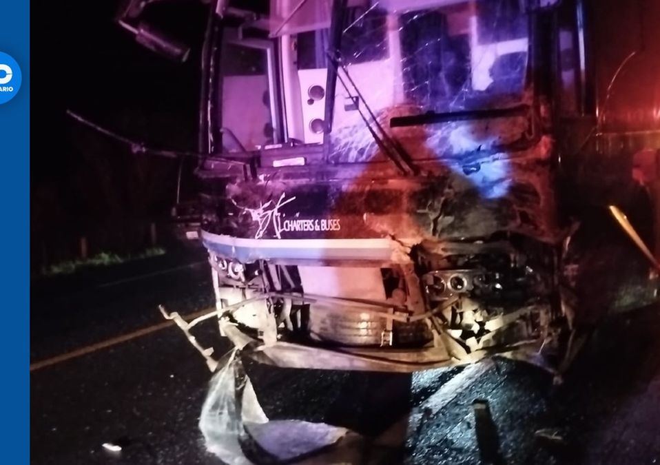 Consterna muerte de familia en accidente carretero en Mina. | Especial