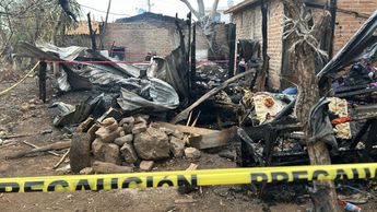 El incendio se propagó a por lo menos otras tres viviendas aledañas | Usi Toledo