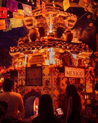 Cada uno de los rincones de Calaverandia está cuidadosamente adornado para recordar al Día de Muertos. | Fotos: Calaverandia vía Facebook.