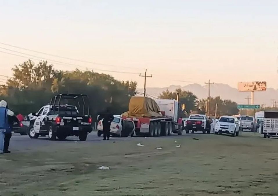 Muere conductor tras estrellarse con parte trasera de tráiler en Carretera a Laredo