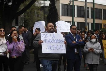 Trabajadores del Poder Judicial de la Federación con oficinas en Insurgentes Sur realizan paro de labores  / Ariana Pérez