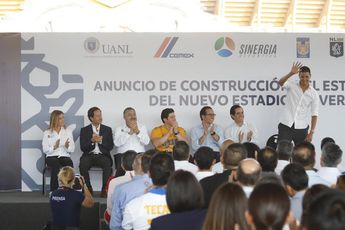 Al evento de inicio de la construcción del estacionamiento acudieron también el rector de la UANL y otras autoridades. | Jorge López