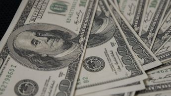 El peso mexicano diariamente tiene variaciones en su precio frente al dólar | Freepik
