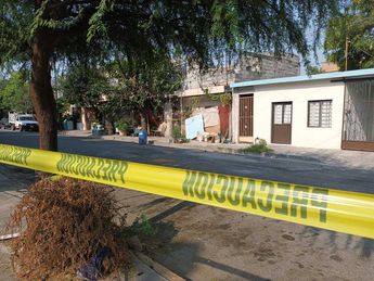 Autoridades acordonaron el domicilio donde ocurrió el asesinato. | Erik Solheim Rocha