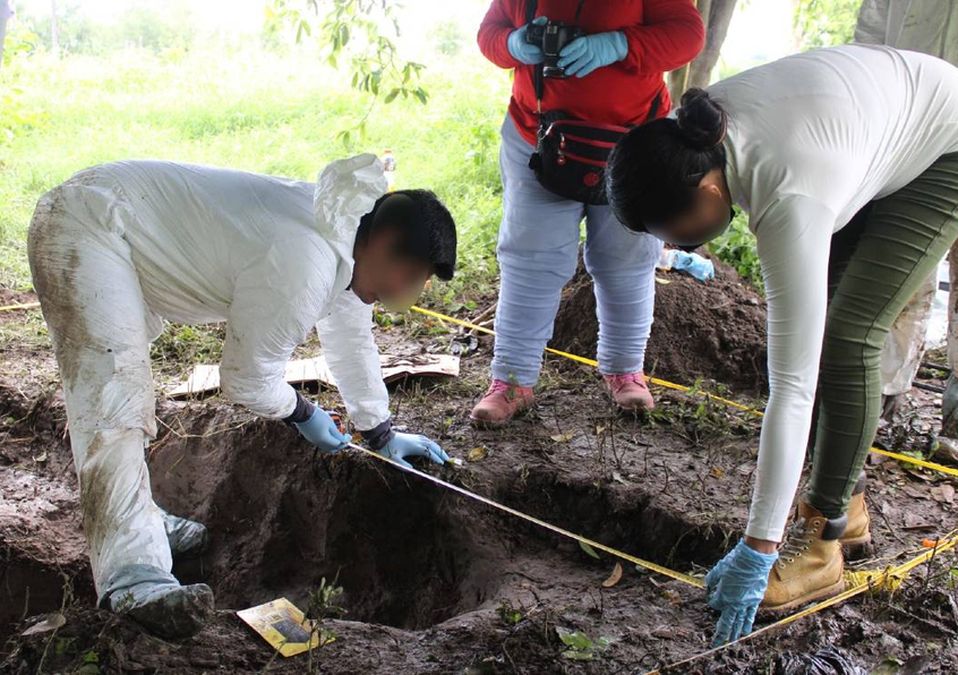 Localizan cuerpos en fosas clandestinas en Colima/ Especial