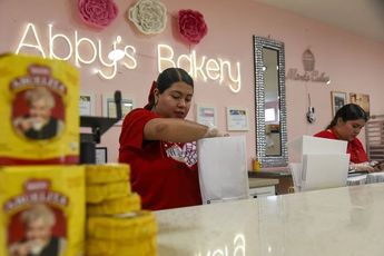 Los trabajadores eran resguardados dentro del mismo edificio de la panadería. | Agencia AP