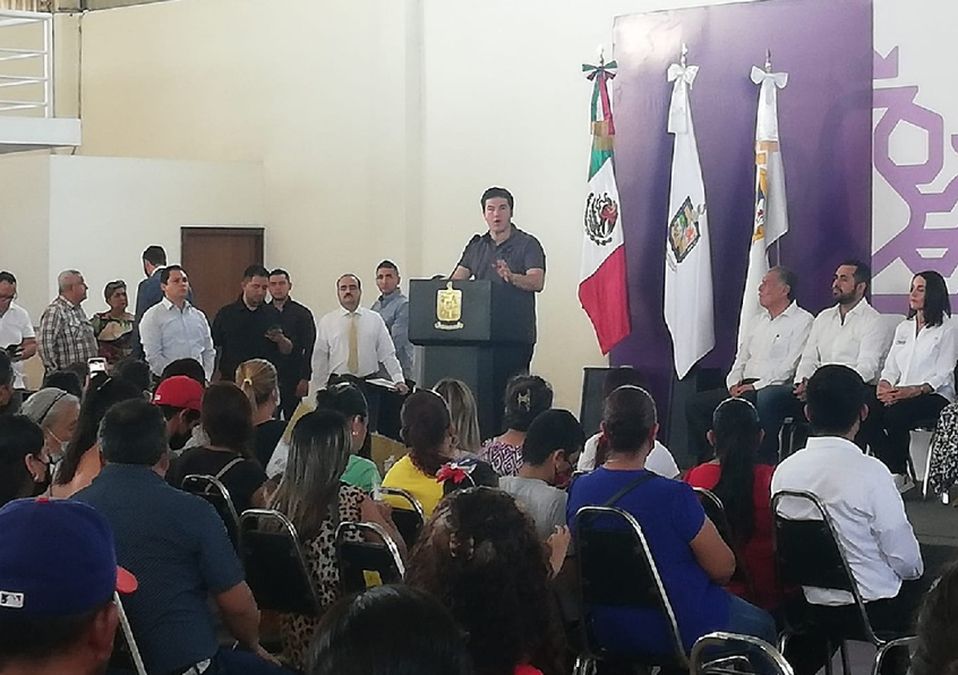 Samuel García promete tratar a El Carmen como municipio metropolitano. | Sandra González