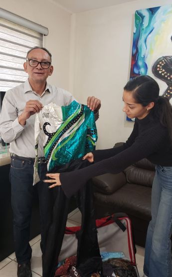 Primer traje que Donovan Carrillo usó durante una competencia internacional / Diana Barajas