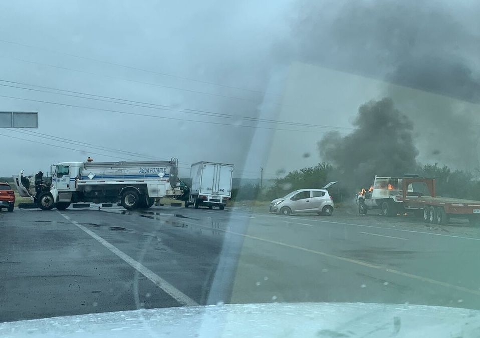 Bloqueos en carretera Reynosa en Los Ramones, Nuevo León / Especial
