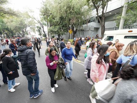 Los ciudadanos de pisos elevado deben permanecer dentro del inmueble durante un sismo | Cuartoscuro