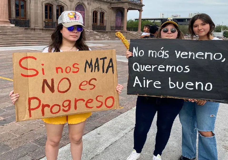 Marchan en Monterrey para exigir aire limpio; se reúnen colectivos, ONGS y políticos