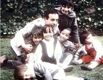 Roberto Gómez Bolaños y sus seis hijos: Cecilia, Marcela, Paulina, Roberto, Teresa y Graciela.