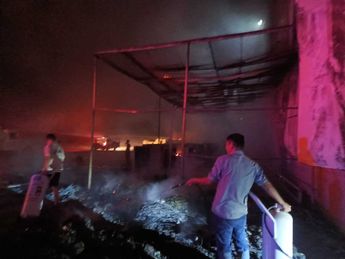 Incendio de nave industrial en Salinas Victoria. | Leyda Estrada