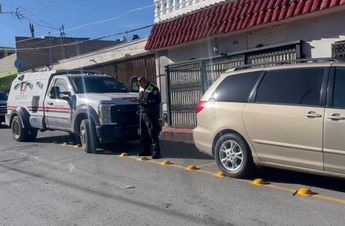 Al momento de cruzar la calle, el hombre fue embestido por una unidad blindada que realizaba maniobras en reversa.| Kevin Carranza