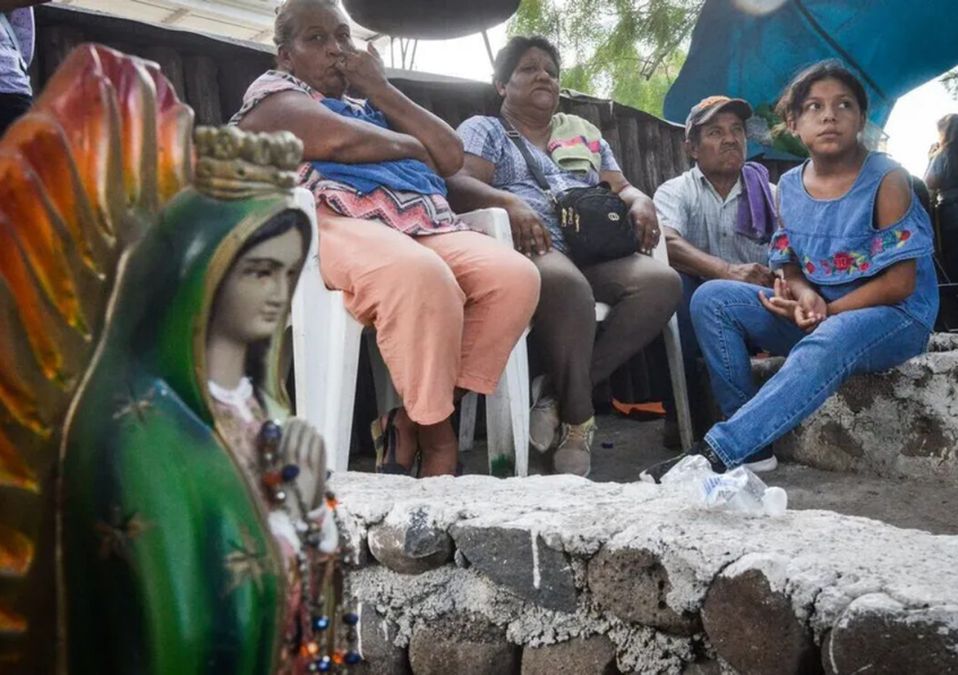 Ofician misa en memoria de los mineros atrapados en la mina “El Pinabete”