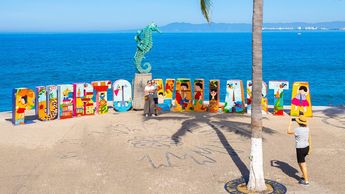 Puerto Vallarta se encuentra a una distancia de 310 kilómetros de Guadalajara, a 3 horas y media por carretera | Puerto Vallarta, México vía Facebook