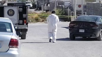 Peritos de la Fiscalía de Nuevo León trabajaron en la zona para recoger evidencia. | Agustín Martínez