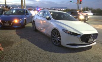 Pavimento mojado provoca accidentes vehiculares en Saltillo.