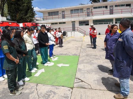 Los puntos de reunión resguardan a la gente de los temblores | Cuartoscuro