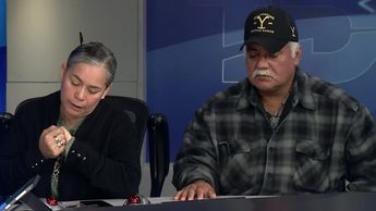"No me han dicho nada": Papás de Chris Hernán rompen el silencio en entrevista con Ángel Carrillo