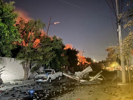 Elementos de Protección Civil y Bomeros continúan trabajando en el incendio ocurrido en el Álamo Industrial de San Pedro Tlaquepaque | Especial