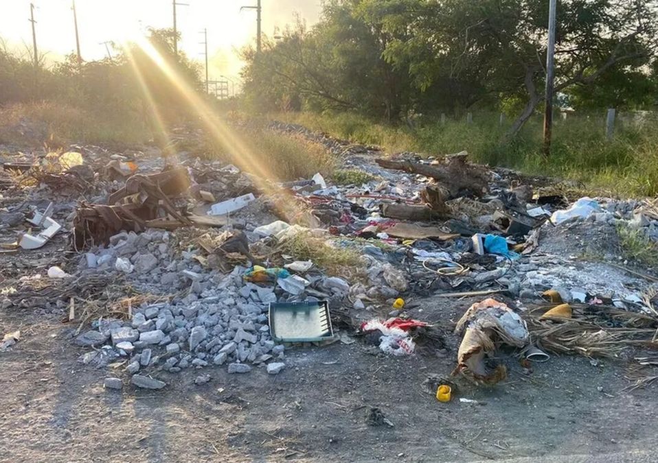 Localizan a bebé recién nacido entre desechos de basurero en NL