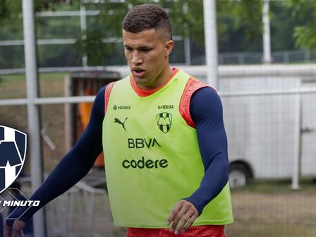 Nelson Deossa intentará ser clave en el duelo de Play In / @Rayados