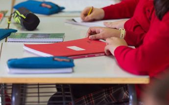 Una razón de los menores para no asistir a la escuela es la decisión de las familias. | Archivo