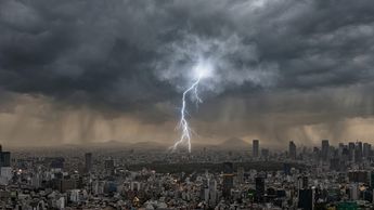 El fenómeno de la Tormenta Negra no corresponde a ningún evento climático previamente registrado en México. | Foto creada con IA