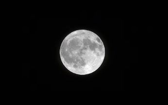 Imagen de una luna llena / Freepik