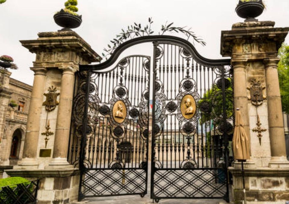 Puertas del Museo Nacional de Historia, Castillo de Chapultepec / Getty Images