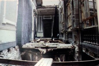 Pisos del cabildo del Ayuntamiento de Puebla tras el sismo de 1999 / Sergio Vergara