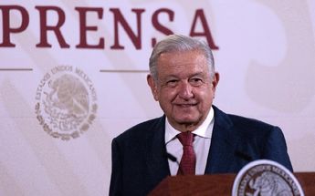 AMLO está dando clases de historia en La Mañanera / Pedro Domínguez.