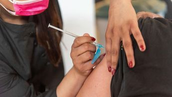 Existen dos tipos de vacuna para protegerse contra el virus del sarampión | Especial