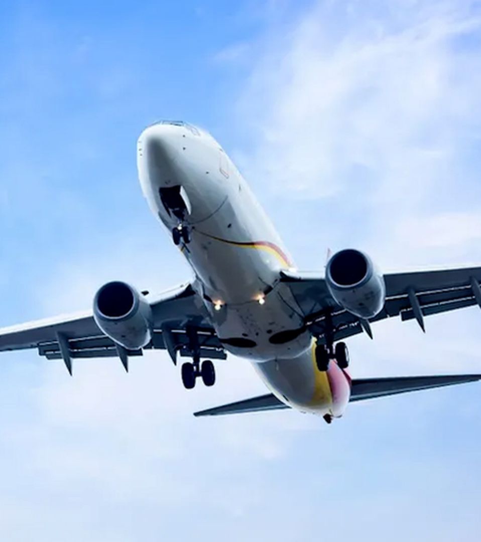 Muerte de pasajero desvía vuelo Madrid-Monterrey a Canadá; esto sabemos
