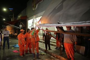 Las estructuras estaban fijadas a banquetas y superficie de rodamiento. | Especial