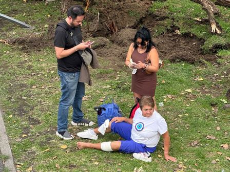Contacta a los servicios de emergencia ante un siniestro.