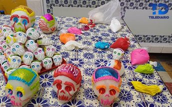 Así se decoran las calaveritas de azúcar en Puebla / Miguel Ceballos