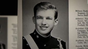 Donald Trump cuando aún era un joven estudiante. | Telediario Especial