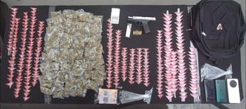 Droga asegurada por autoridades a los presuntos integrantes de un grupo delictivo. | Cortesía