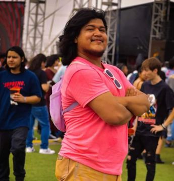 Joven vestido de Dora la Exploradora | Especial